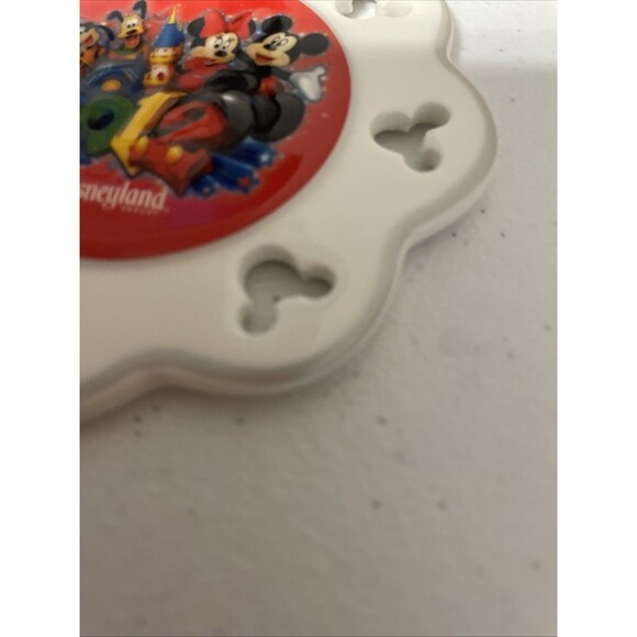 Disneyland 2012 Collectors Snowflake Ornament Authentic Disney Parks Disneyland - Picture 6 of 6